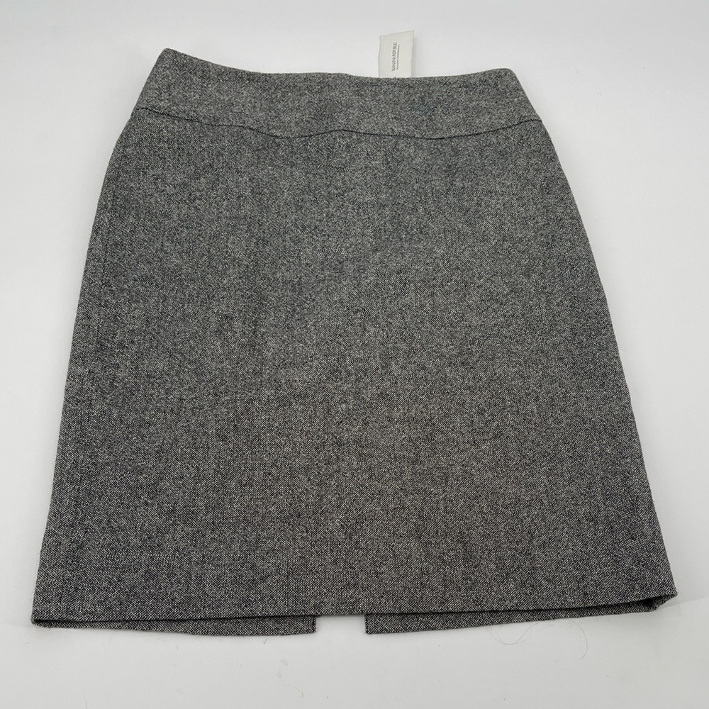 Banana Republic Gray Skirt with Zippered Back Size 4